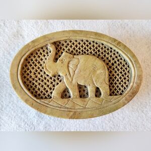 Vtg Handmade Carved Sandstone Elephant Oval Trinket Box India 6" x 4" x 1.5" VGC